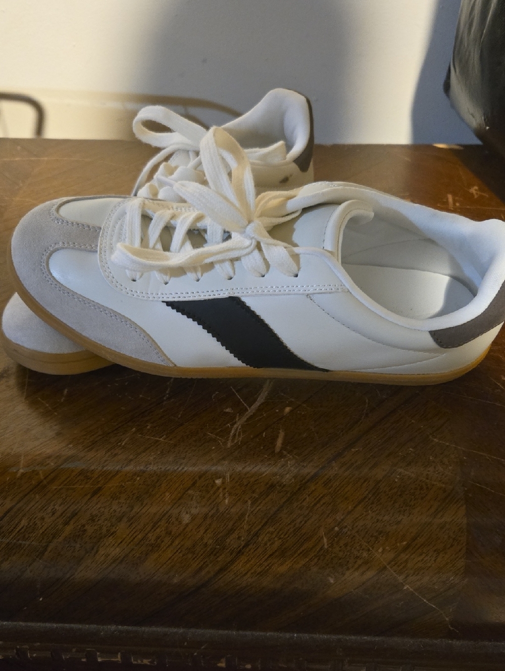 Universal Thread White and Black Retro Trainer Sneakers